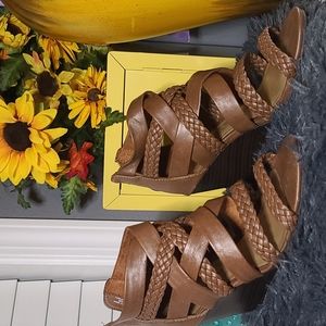 Apostrophe Amber Brown